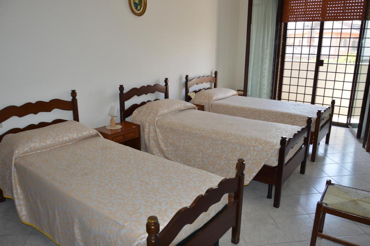 Domus Achille Fosco Hotel Ciampino Kültér fotó